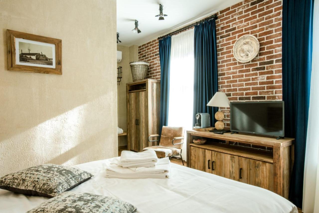 Acsa Inn クラヨーヴァ エクステリア 写真